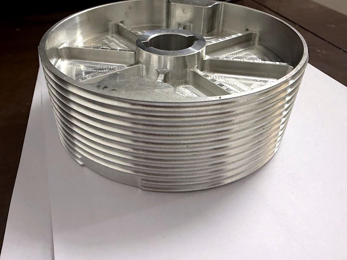 Geripptes Aluminium-Rotorgehäuse — 38 Rippen, 0,9 mm Wandstärke